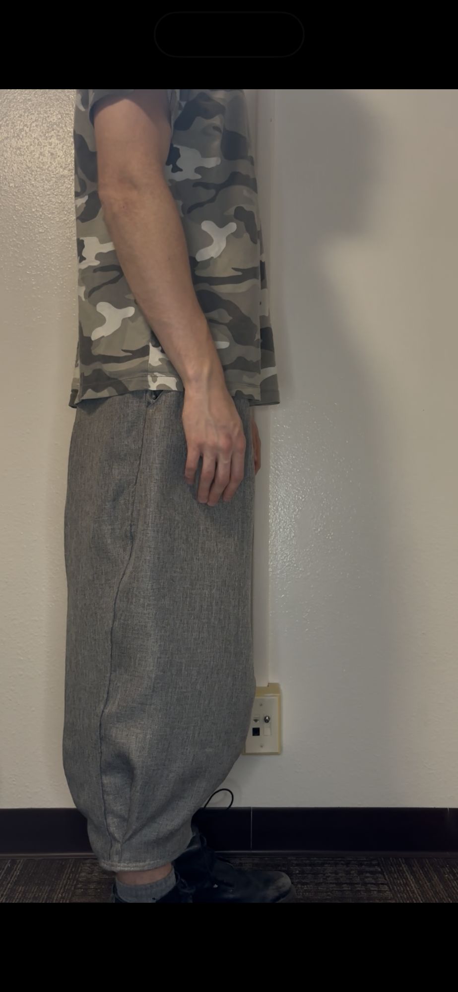 Balloon pleat trouser, alternate side angle