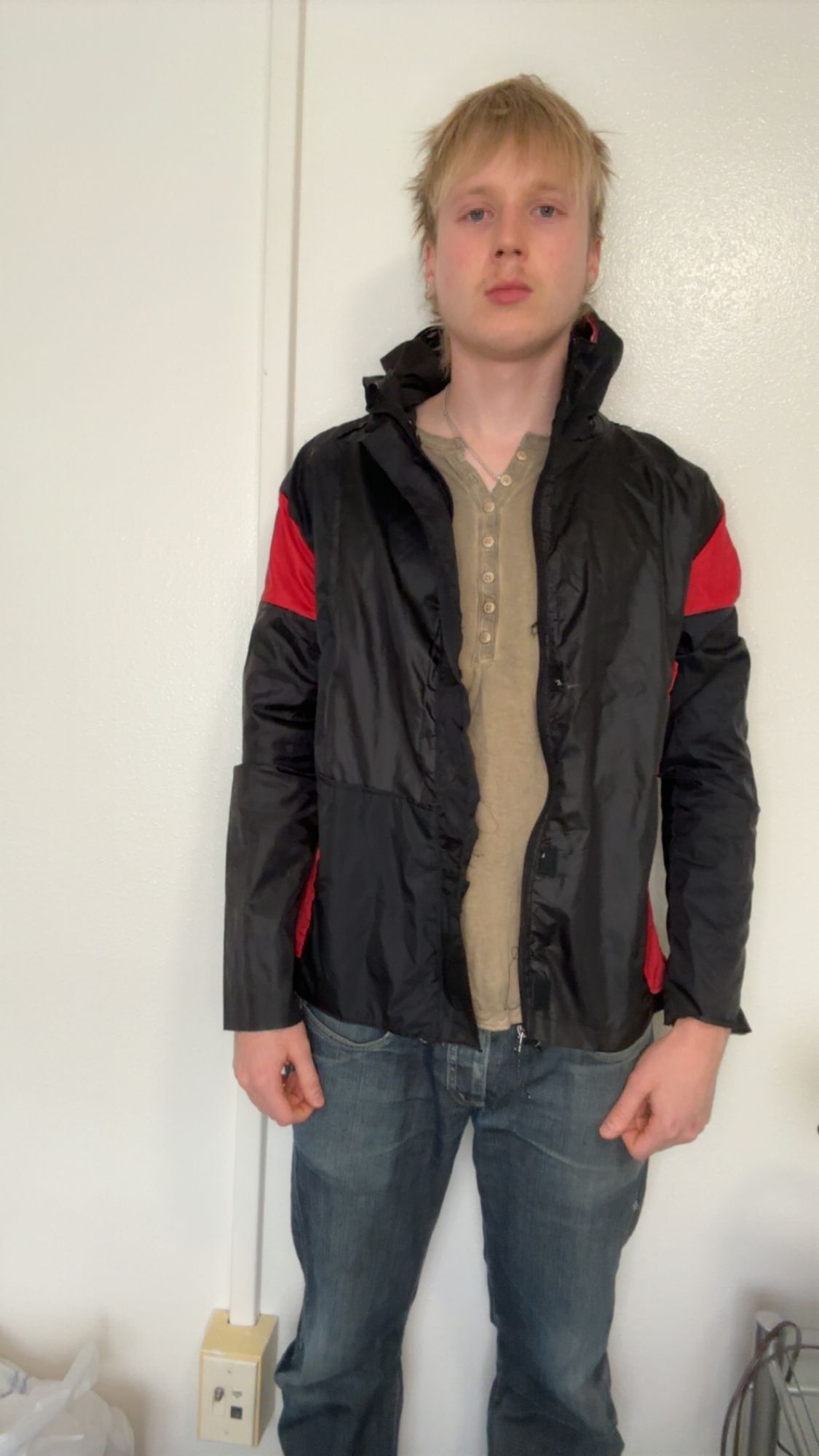 Rain jacket front, relaxed stance